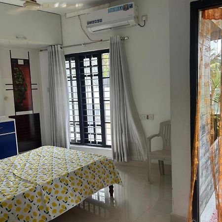 Chaithritha Ladies Homestay Thiruvananthapuram Екстериор снимка