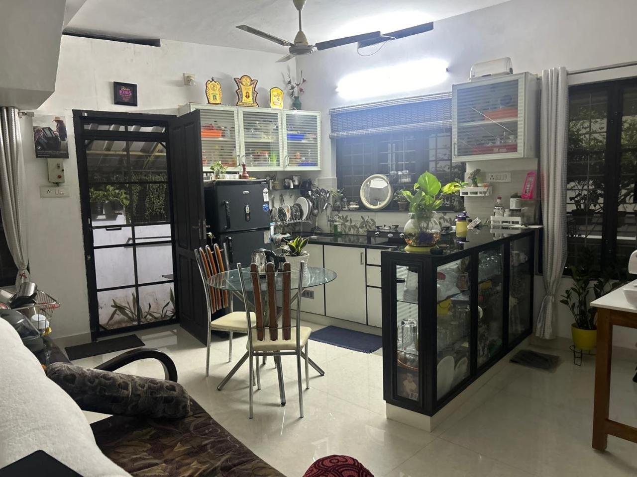 Chaithritha Ladies Homestay Thiruvananthapuram Екстериор снимка