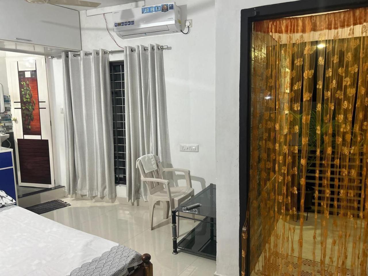 Chaithritha Ladies Homestay Thiruvananthapuram Екстериор снимка