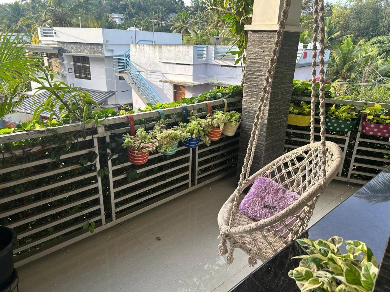 Chaithritha Ladies Homestay Thiruvananthapuram Екстериор снимка