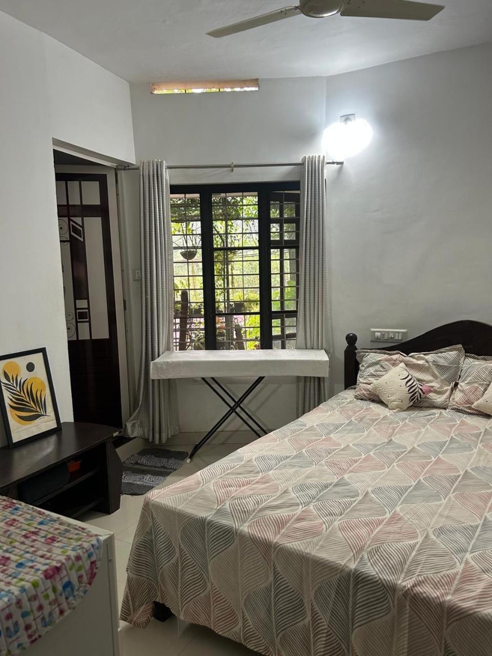 Chaithritha Ladies Homestay Thiruvananthapuram Екстериор снимка