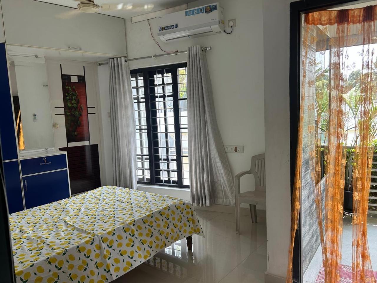 Chaithritha Ladies Homestay Thiruvananthapuram Екстериор снимка