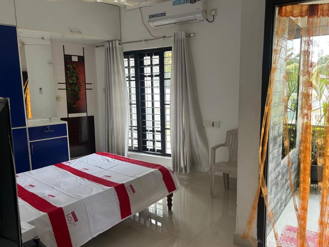 Chaithritha Ladies Homestay Thiruvananthapuram Екстериор снимка